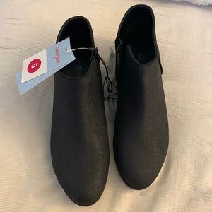 Cat & Jack adorable booties with sparkle detail